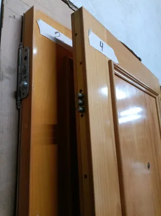 Puerta blindada haya usada