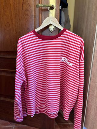 Camiseta rayas roja y rosa