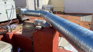 Instalación campanas extractoras industriales