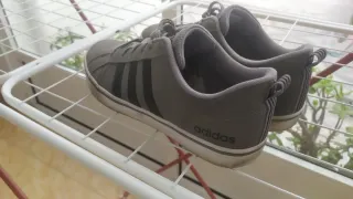 Zapatillas Adidas casual grises