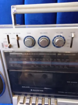 Radio Cassette Sanyo Plata