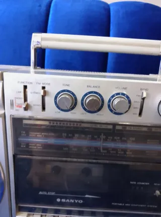 Radio Cassette Sanyo Plata