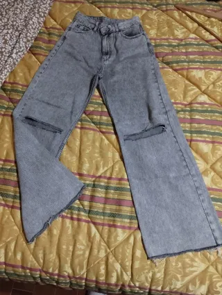 Jeans Bershka strappati