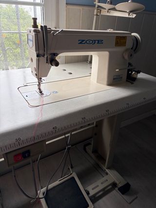 Máquina de coser industrial ZOJE