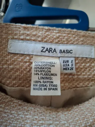 Traje de falda y chaqueta. Talla S