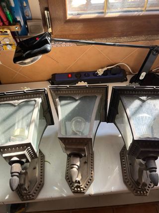 Faroles de exterior metálicos