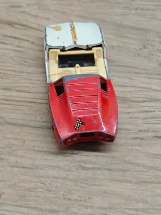 Coche antiguo de juguete