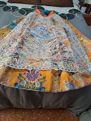 Traje de fallera color naranja