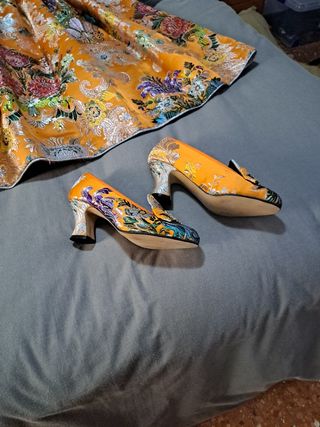 Traje de fallera color naranja