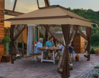 Carpa de jardín color beige y marrón