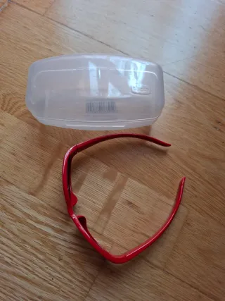 Gafas de sol bebé Chicco rojas lunares