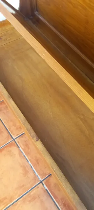 Banco de madera , asiento abatible para almacenaje