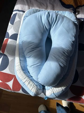 Nido para bebé y almohada de lactancia