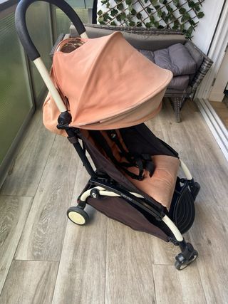 Carrito Yoyo Babyzen color Coral.