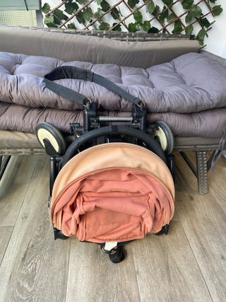 Carrito Yoyo Babyzen color Coral.