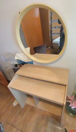 Escritorio madera + espejo redondo
