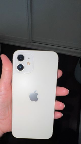 iPhone 12 128GB Bianco con batteria al 76%