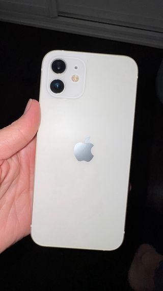 iPhone 12 128GB Bianco con batteria al 76%