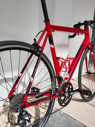 Cannondale CAAD8 Roja