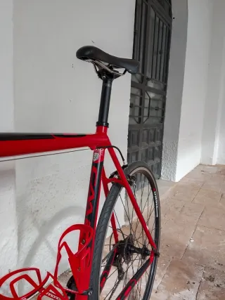 Cannondale CAAD8 Roja