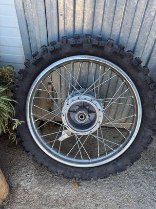 Ruedas moto campo delantera 19 y trasera 16