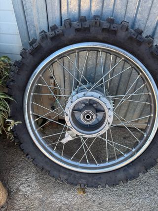 Ruedas moto campo delantera 19 y trasera 16