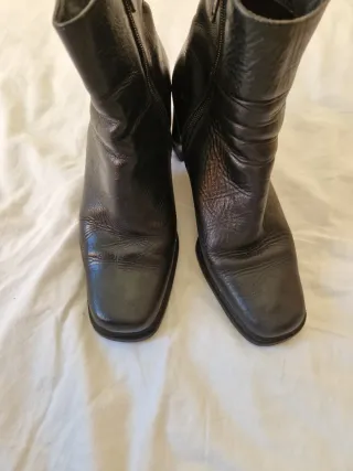 Botines de piel con tacon