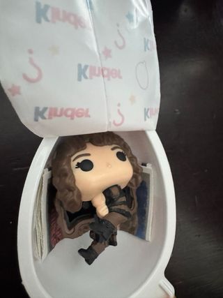 Figura Joyce Kinder Joy Stranger Things