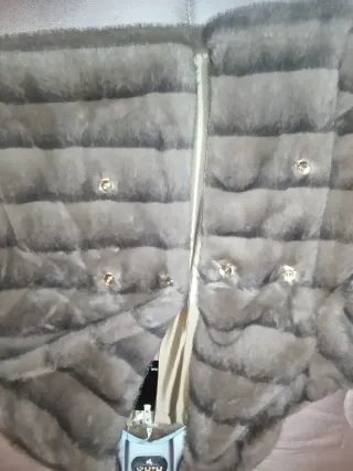 Pelliccia ecologica grigia