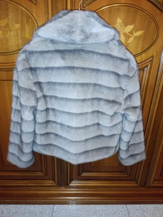 Pelliccia ecologica grigia