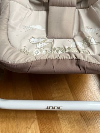 Mecedora de bebé con diseño de animales