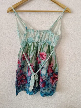 Camisa tirantes flores azul y rosa