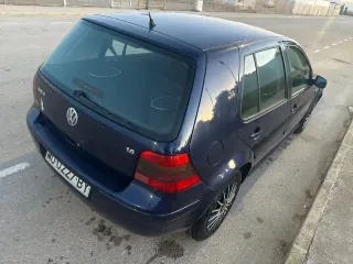 Volkswagen Golf 2000