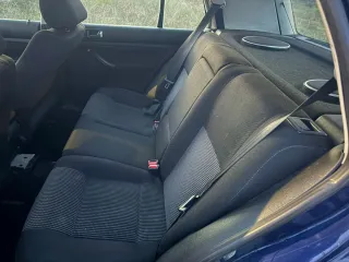 Volkswagen Golf 2000