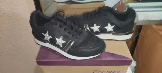 Deportivas negras con estrellas plateadas talla 39