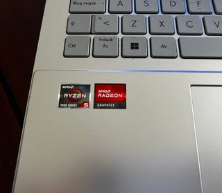 Asus Vivobook 15.6 Ryzen 5 7000 16GB Plata