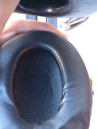 Orejeras Antirruido Negras y AmarillasMARCA PELTOR