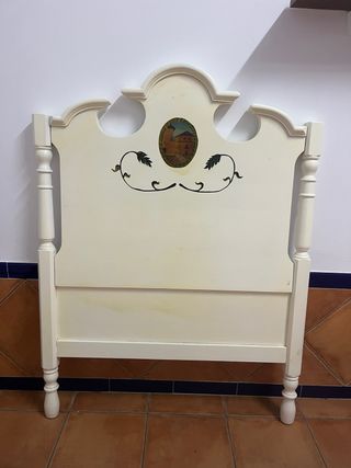 Cabecero de madera pintado
