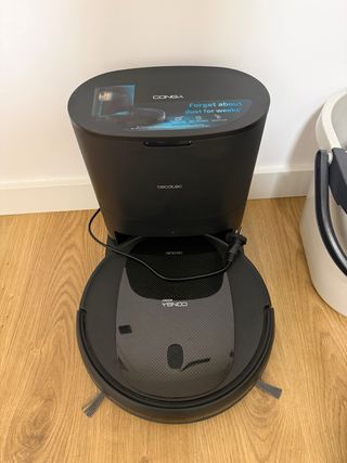Robot Aspirador Cecotec Conga con Base