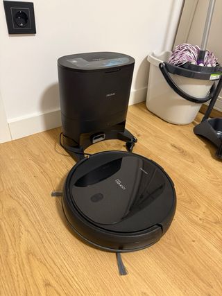 Robot Aspirador Cecotec Conga con Base