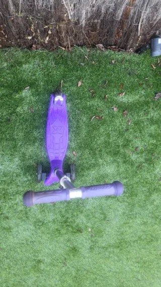 Patinete scooter morado 3 ruedas