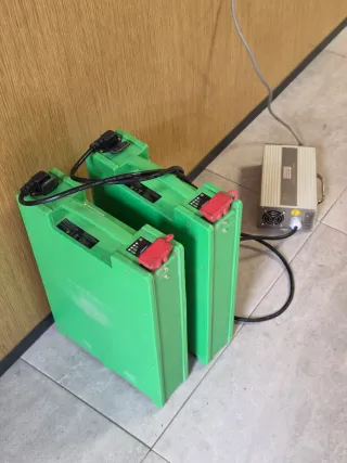 Ciclomotor Eléctrico Scooter Azul y Blanco