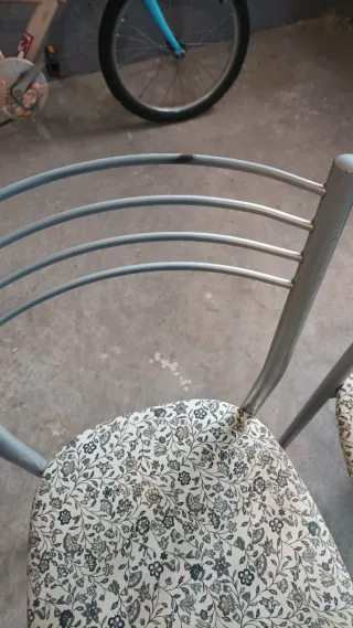 Juego de 4 sillas de cocina y taburete