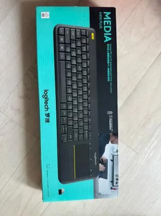 Teclado Logitech K400 Plus Inalámbrico