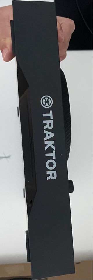 Controlador DJ Traktor Kontrol S2