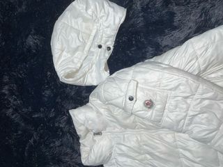 Chaqueta Moncler acolchada blanca