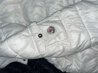Chaqueta Moncler acolchada blanca