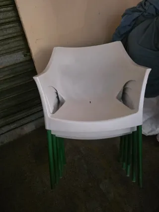 10 Sillas Terraza Blancas y Verdes