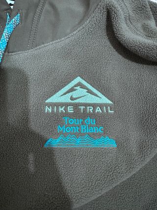 Sudadera Nike Trail Gris y Turquesa