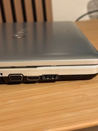 Portátil Sony Vaio i3 4GB RAM 250GB SSD